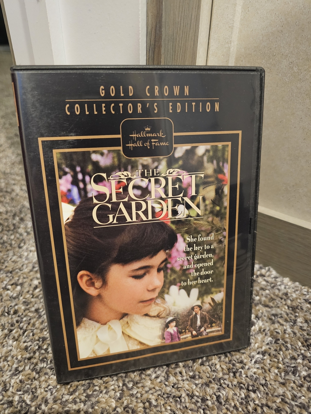 Hallmark Gold Crown Collector's Edition The Secret Garden - Black & Gold Cover
